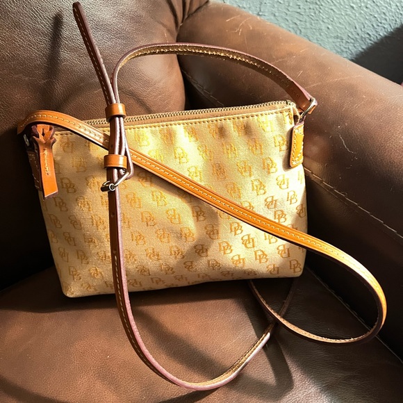 Dooney & Bourke Apricot canvas signature logo Crossbody - Picture 2 of 6